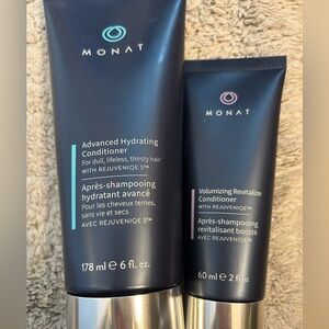 Monat Advanced Hydrating conditioner + travel size conditioner